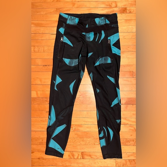 lululemon athletica Pants - Lululemon Black and Blue Patterned Leggings 25”